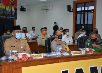 Sekda Sudirman Hadiri Langsung Rapat Koordinasi Pengendalian Kebakaran Hutan Dan Lahan