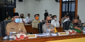 Sekda Sudirman Hadiri Langsung Rapat Koordinasi Pengendalian Kebakaran Hutan Dan Lahan