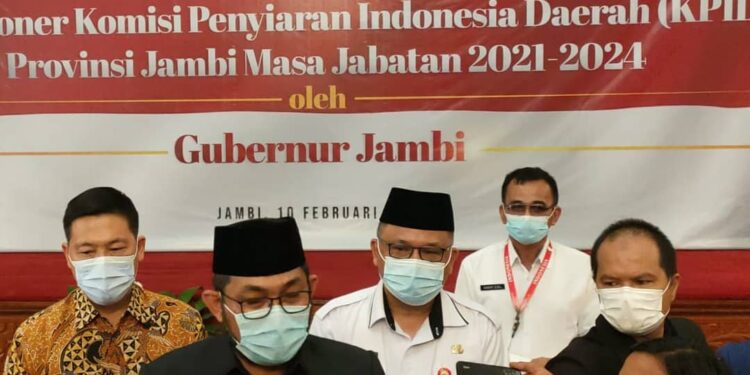 Sekda Sudirman Lantik Komisioner KPID Provinsi Jambi Masa Jabatan 2021-2024