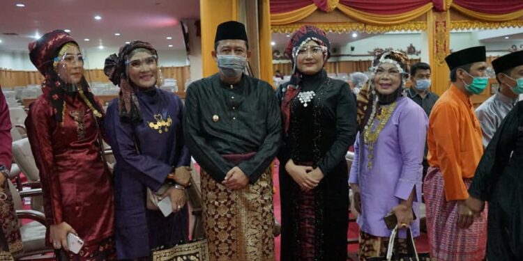 Wabup Beserta Istri Hadiri Rapat Paripurna Istimewa DPRD Provinsi Jambi