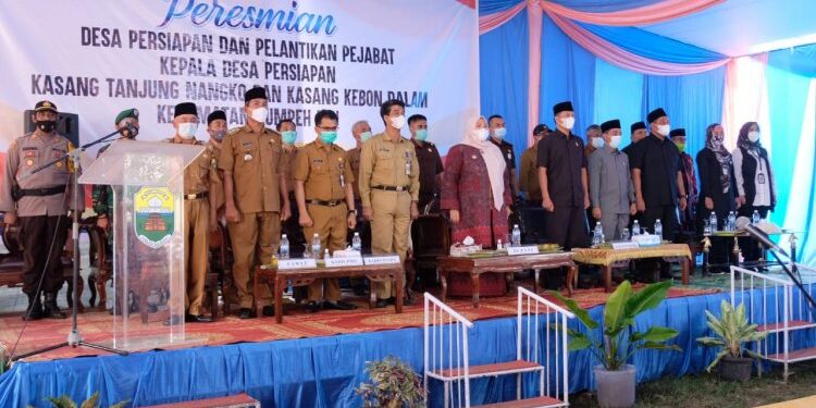 Bupati Muaro Jambi Resmikan Desa Persiapan Sekaligus Pelantikan Pejabat Kepala Desa