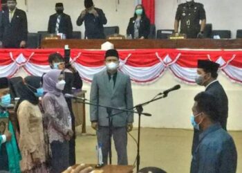 Bunga dan Jamilah Resmi Dilantik Jadi Anggota DPRD Tanjab Barat