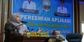 Bupati Masnah Albusyro Resmikan Aplikasi Sistem Informasi Kehadiran Online