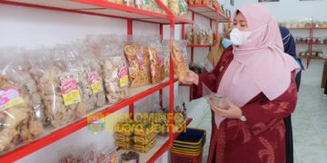 Bupati Masnah Albusyro Promosikan Gallery UMKM Muaro Jambi