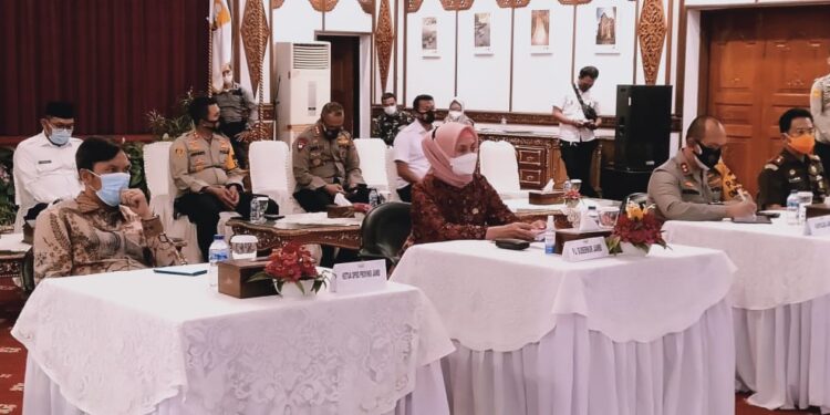 Pj.Gubernur Ikuti Rakornas Penanggulangan Bencana Tahun 2021 Secara Virtual