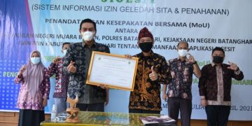 Bupati Batanghari Hadiri Peluncuran Aplikasi SIGESIT