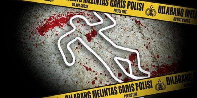 Gegara Cekcok, Dahi Warga Kediri Ini Dicangkul Teman Karibnya
