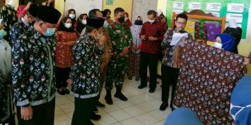 Bupati Tanjab Barat Launching Batik Khas