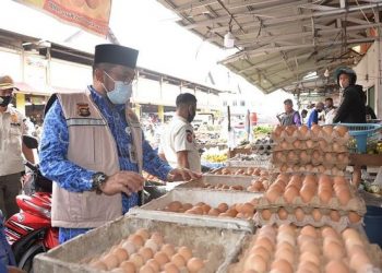 Pantau Ketersediaan Pangan Jelang Ramadhan, Sekda Sidak ke Pasar Angso Duo