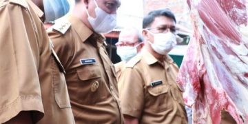 Jelang Idul Fitri, Wabup Hairan Tinjau Harga Daging dan Bahan Pokok