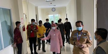 Pj Gubernur Jambi Kontrol Ruangan Isolasi di Tanjabbar dan Pos Penyekatan Arus Mudik