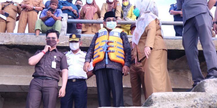 Bupati Anwar Sadat Resmikan Ambulance Air di Pelabuhan Lasdap Kuala Tungkal