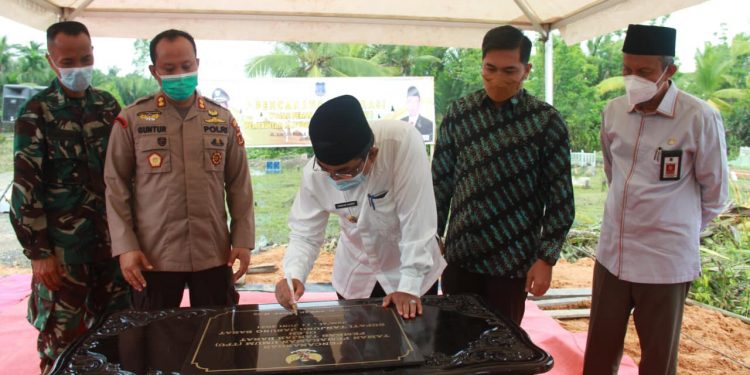 Bupati Anwar Sadat Hadiri Acara Pencanangan Tempat Pemakaman Umum di Kelurahan Sriwijaya   