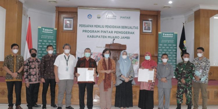 Bupati Muaro Jambi Resmikan Kerja Sama Pendidikan Berkualitas