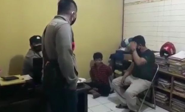 Pemuda Ini Bacok Ayah Kandungnya hingga Tewas