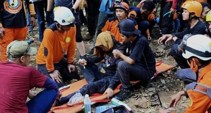 Cerita Mistis Eva Hilang di Gunung Abbo , Ada yang Memindahkan Saya Ke Dalam Goa