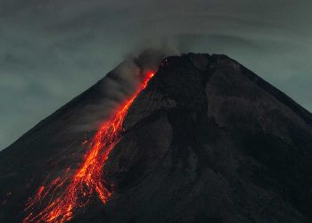 Aktivitas Merapi Tinggi, Kubah Lava di Tengah Kawah Capai 2,8 Juta Meter Kubik