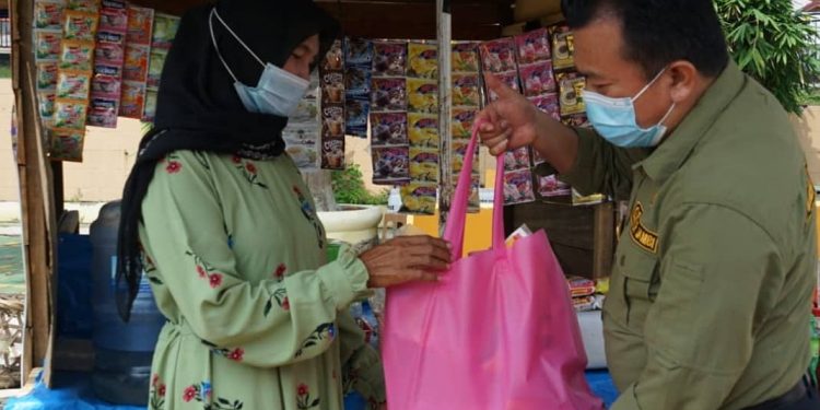 Gubernur Jambi Beri Bantuan,  “Mudah-mudahan Ini Ujian Allah Akan Segera Allah Angkat