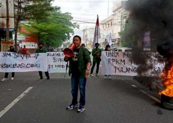 Tuntut Presiden Jokowi Bubarkan PPKM dan Pulangkan TKA China