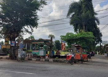 Ekonomi : Pelaku Usaha Sudah Jatuh Tertimpa Dua Tangga selama PPKM Level 4