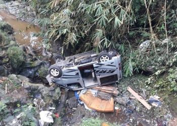 Melebihi Muatan Mobil Travel Sarat Muatan Terjun ke Jurang di Purbalingga
