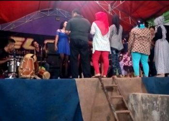 Asyik Joget Organ Tunggal, Senggol Bacok
