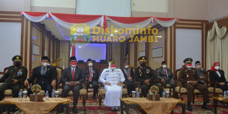 Bupati Muaro Jambi Ikuti Upacara Detik-detik Proklamasi Kemerdekaan RI ke-76