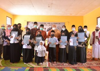 Bupati Muaro Jambi Hadiri Wisuda Tahfis Qur an Baitul Jannah Desa Sakean
