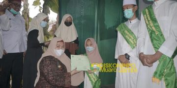 Bupati Muarojambi Hadiri Wisuda Santri Tahfiz Qur’an