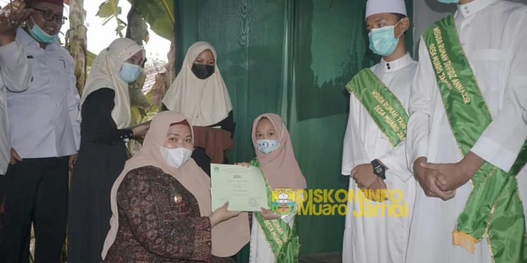 Bupati Muarojambi Hadiri Wisuda Santri Tahfiz Qur’an