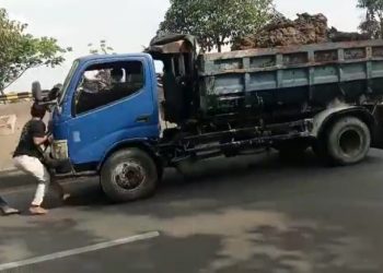 Heboh” Demi Konten YouTube Pemuda Tewas Terlindas Truk