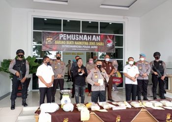 BNNP Bersama Polda Musnahkan 13.50 KG Sabu Dari 9 Tersangka