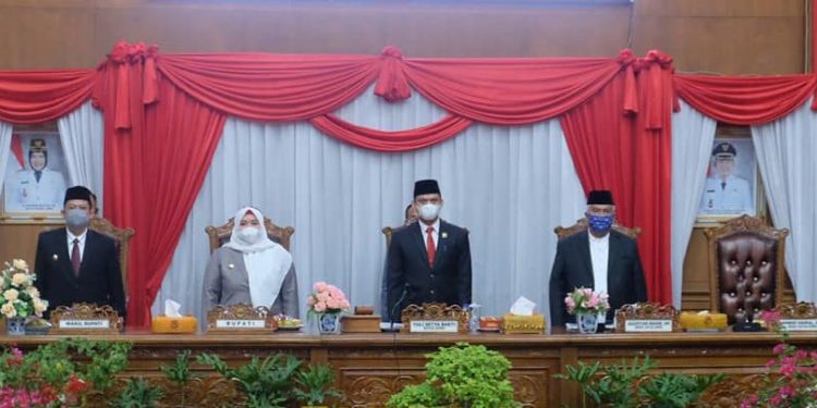 Bupati dan Wakil Bupati Muaro Jambi Ikuti Pidato Kenegaraan Presiden RI