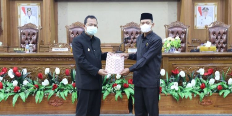 Wakil Ketua DPRD Muaro Jambi Pimpin Rapat Paripurna