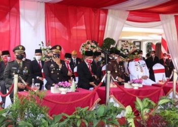 Hadiri Upacara Pengibaran Bendera Merah Putih, Ketua DPRD Kota Jambi Harap Indonesia Pulih dari Pandemi