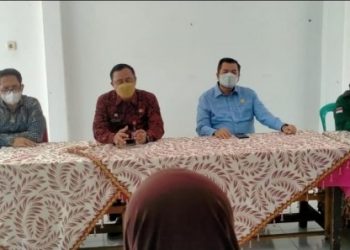 Anggota DPRD Kota Jambi Turun Langsung Pantau Penyaluran Bantuan Sosial Beras PPKM 2021