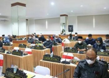 Paripurna DPRD Kota Jambi, Penyampaian Jawaban Eksekutif Atas Pandangan Umum Fraksi