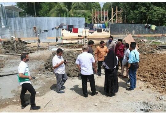 Komisi III DPRD Kota Turlap Tinjau Pembangunan di RS Abdurrahman Soyoeti dan Puskesmas Olak Kemang