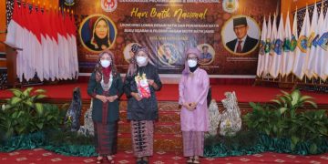 Peringati Hari Batik Nasional, Hesti Haris Kenalkan Buku Sejarah dan Filosofi Batik Jambi