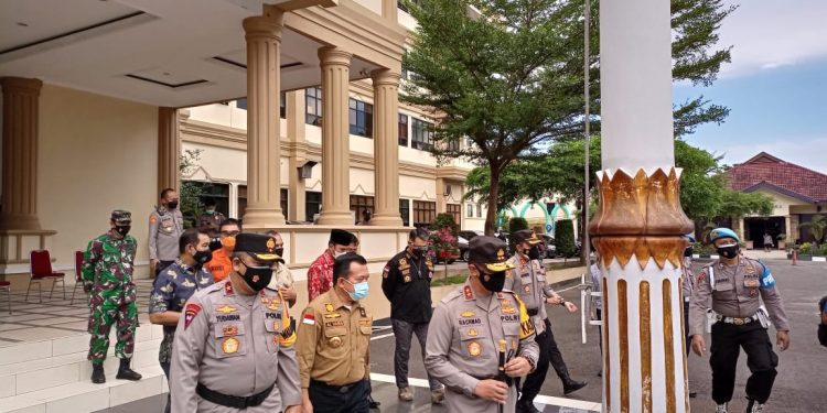 Gubernur Jambi Al Haris Ajak Perusahaan Bantu Masyarakat: Jangan Sampai Masyarakat Merasa Kita Tidak Hadir Dalam Keadaan Susah Pandemi Covid-19