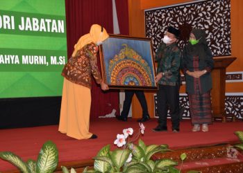 Pj Gubernur Serahkan Memori Jabatan Pada Gubernur Al Haris
