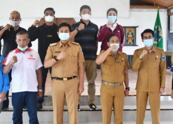 Fadhil Arief Lepas Enam Atlet Batanghari