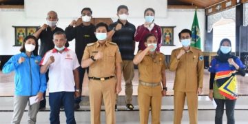 Fadhil Arief Lepas Enam Atlet Batanghari