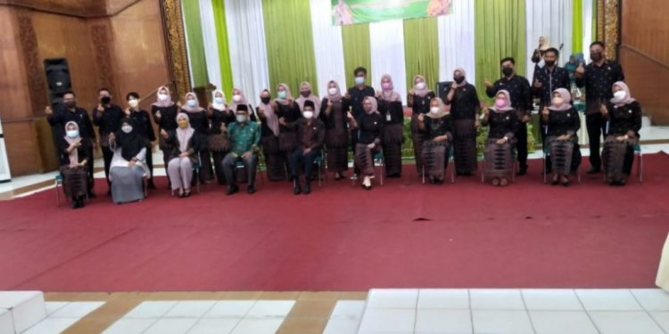 Sekda M. Azan Resmi Buka Grand Final Desain Motif dan Literasi Batik Khas Batanghari