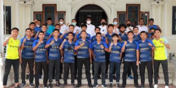 Wabup Melepas Tim Sepak Bola Tanjab Barat Mengikuti Piala Gubernur Cup 2022