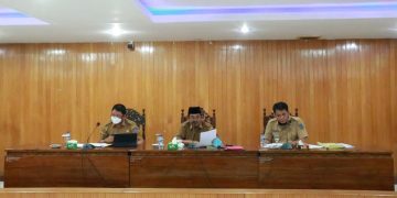 Bupati Tanjab Barat Pimpin Rapat Mediasi Permasalahan Masyarakat TSM dengan KUD Harapan Maju