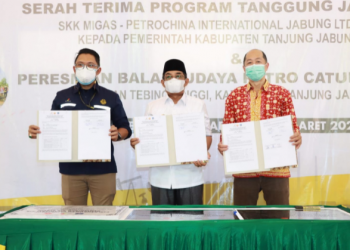 Hadiri Serah Terima Program Tanggung Jawab Sosial, Anwar Sadat: Pentingnya Membangun Rasa Cinta Tanjabbarat