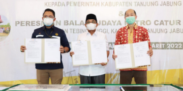 Hadiri Serah Terima Program Tanggung Jawab Sosial, Anwar Sadat: Pentingnya Membangun Rasa Cinta Tanjabbarat