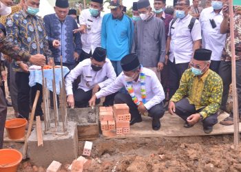 Wabup Muaro Jambi Hadiri Peletakkan Batu Pertama Masjid Baitussalam