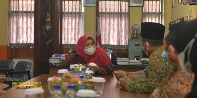 Bupati Masnah Kunker Ke SMA Titian Teras